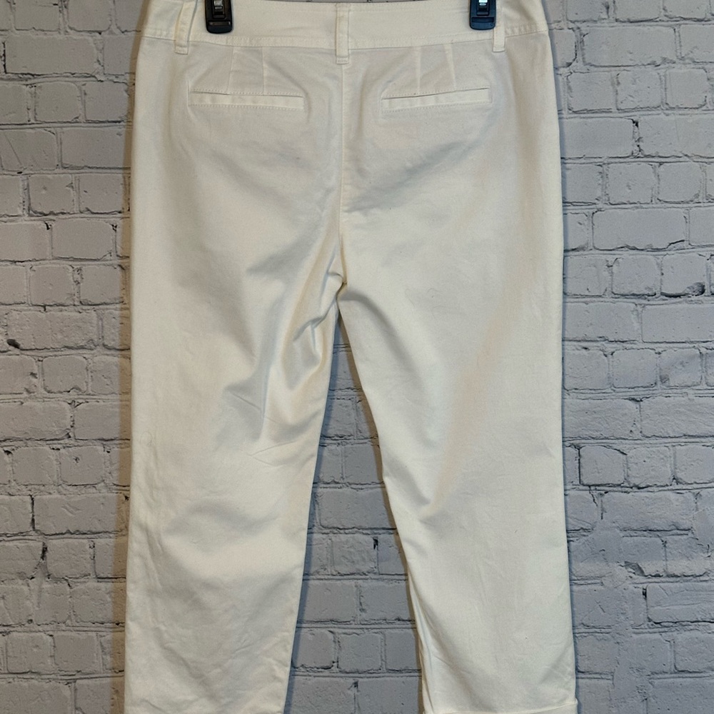 WHBM White Cuffed Capri Size 8 - Picture 10 of 10